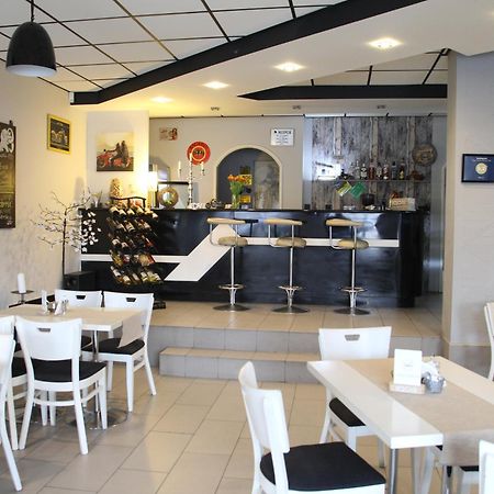 M&M Spanie Leszno  Ngoại thất bức ảnh